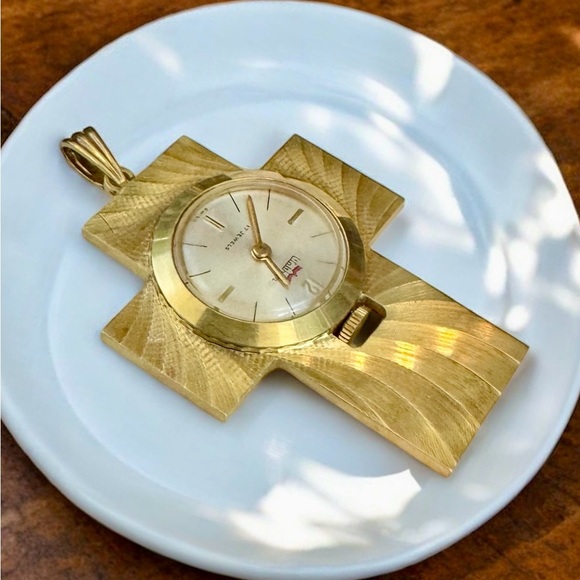 WORKING—VTG Waltham Gold-Plated Swiss 17 Jewel Mechanical Cross Pendant Watch - Picture 7 of 9